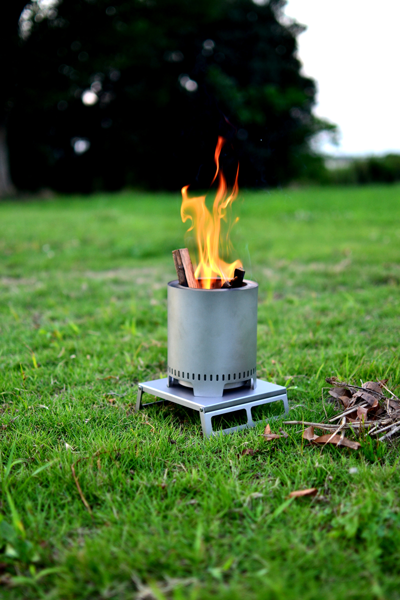 二次燃焼の焚火台HIBACHI｜埼玉県吉川市の町工場 有限会社山口製作所 オリジナルデザインキャンプ用品