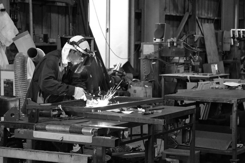 二次燃焼の焚火台HIBACHI｜埼玉県吉川市の町工場 有限会社山口製作所 オリジナルデザインキャンプ用品