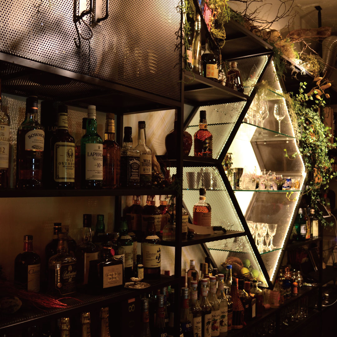 埼玉県吉川市 金属加工の町工場 有限会社山口製作所 オリジナル店舗デザイン什器・オブジェ｜店舗用特注ディスプレイ棚