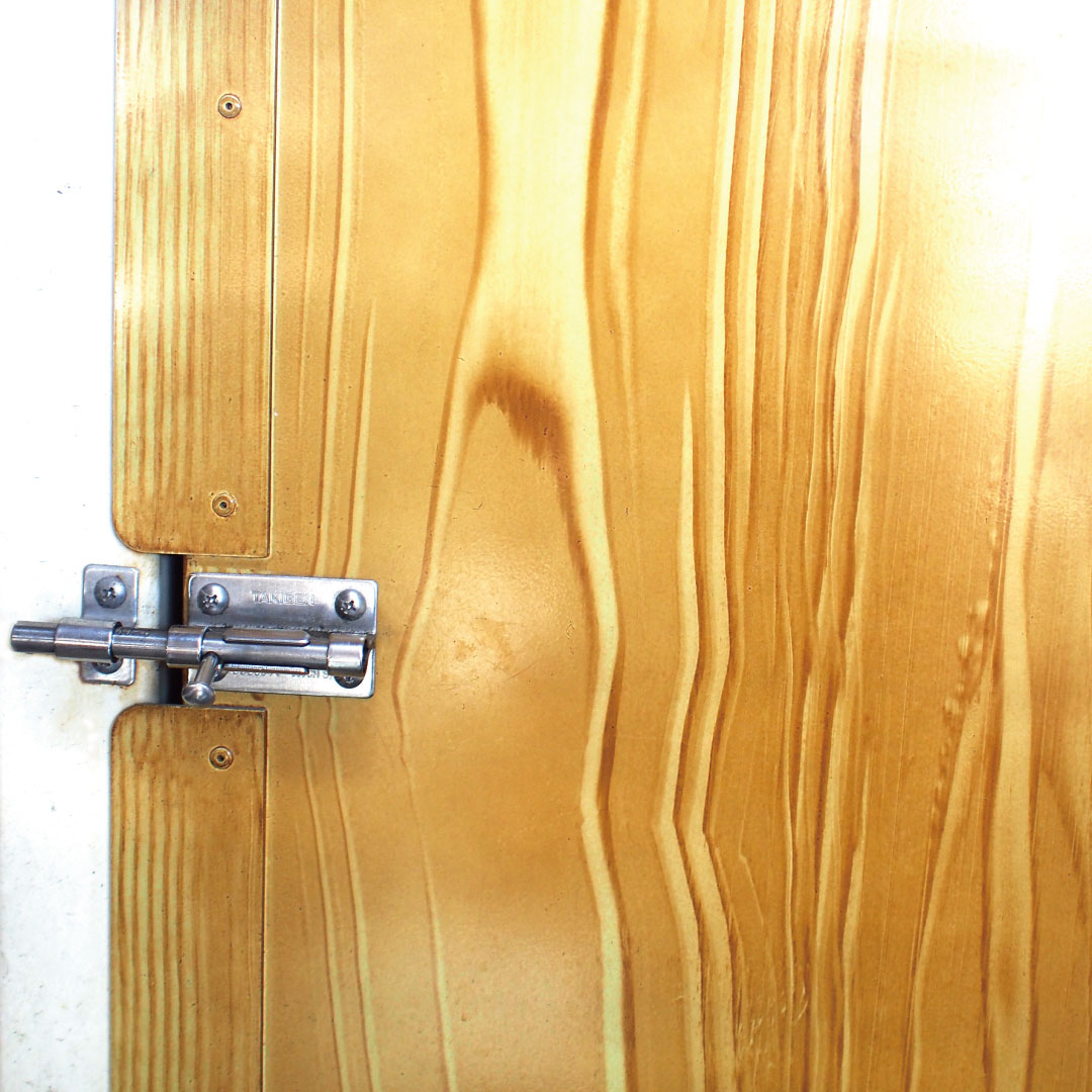 埼玉県吉川市 金属加工の町工場 有限会社山口製作所 オリジナル店舗デザイン什器・オブジェ｜木目風塗装