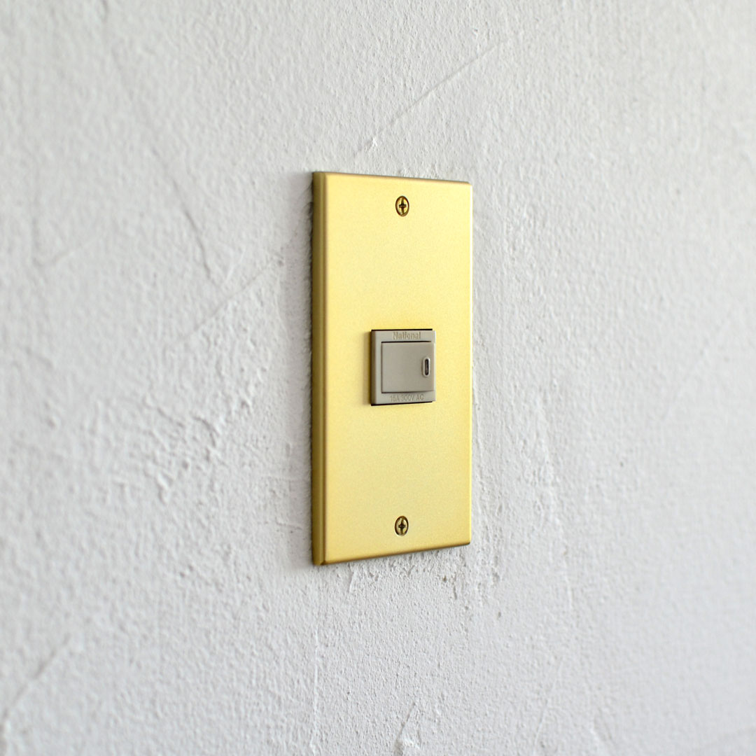 埼玉県吉川市 金属加工の町工場 有限会社山口製作所 オリジナル店舗デザイン什器・オブジェ｜電気用スイッチカバー