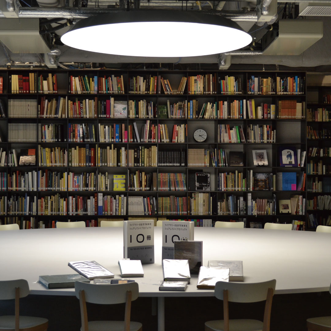 埼玉県吉川市 金属加工の町工場 有限会社山口製作所 オリジナル店舗デザイン什器・オブジェ｜デザイン会社内 特注本棚