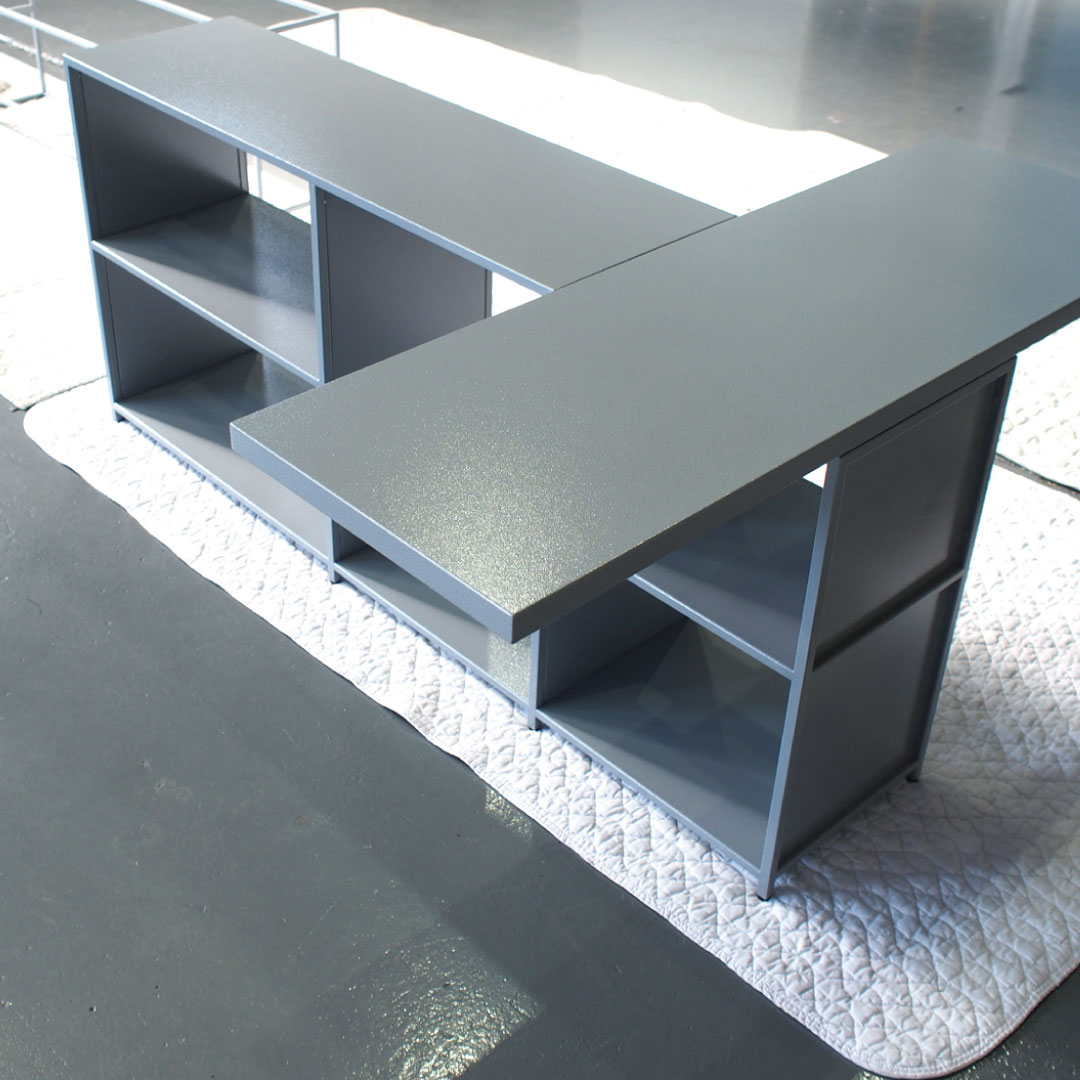 埼玉県吉川市 金属加工の町工場 有限会社山口製作所 オリジナル店舗デザイン什器・オブジェ｜特注スチール棚